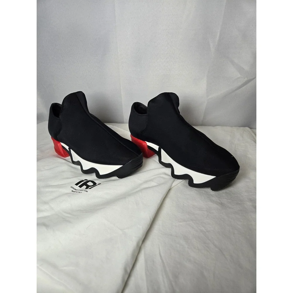IRI NYC Avante-Garde, Sculptural Shoes Red Size 7.5US (MSRP $215)